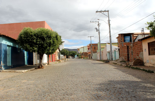 Brumado: Bandido armado entra em casa e rouba celular