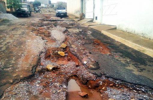 Brumado: Chuva provoca estragos em ruas do Bairro Baraúnas