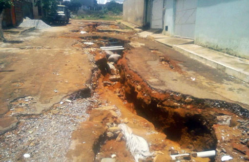 Brumado: Moradores cobram solução para recuperação de ruas no Bairro Baraúnas