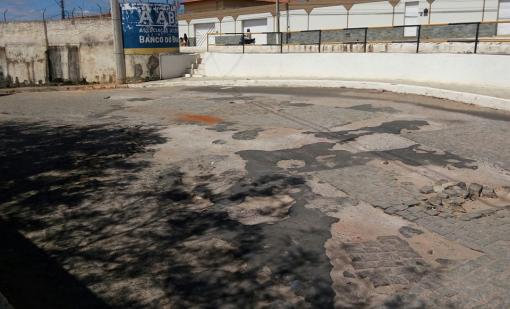 Brumado: população cobra da prefeitura reparos na Rua Manoel M Amorim