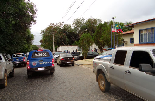 Brumado: Casal assalta mulheres próximo a delegacia