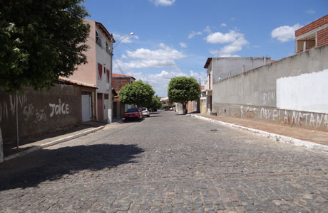 Brumado: Bandidos armados fazem 'arrastão' em bar, advogado também foi vítima
