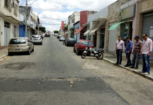 Prefeito viabiliza obra estrutural que abrangerá 7 km nas principais vias do município de Brumado