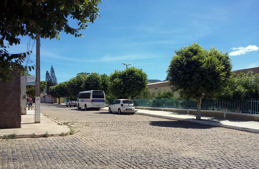 Brumado: pai e filho ficam sobre mira de revólver durante assalto