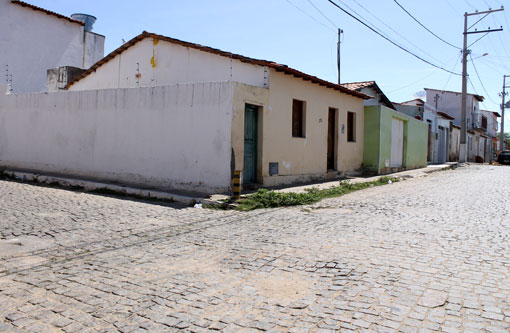 Brumado: Bandidos tomam moto de assalto e atiram no pé da vítima