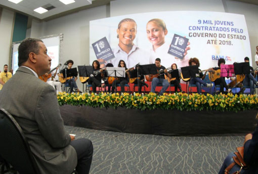 Rui Costa lança programa que oferece primeiro emprego para nove mil jovens