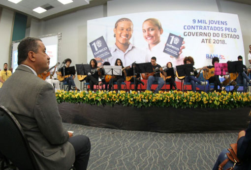 Rui Costa lança programa que oferece primeiro emprego para nove mil jovens