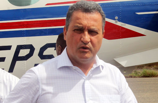 Em encontro com estudantes, Rui explica situação das terceirizadas