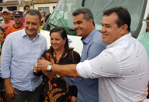  Aracatu recebe visita do governador Rui Costa, município é beneficiado com obras de abastecimento e infraestrutura