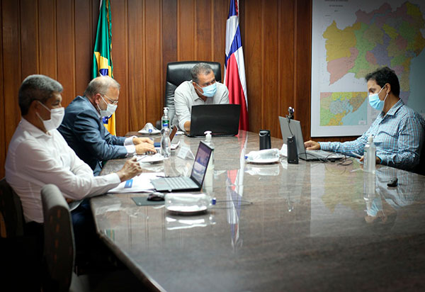 Rui Costa debate com prefeitos critérios para retorno às aulas presenciais na Bahia