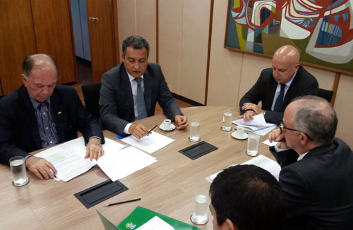 Bahia: Governador vai a ministérios buscar recursos para acelerar obras da FIOL