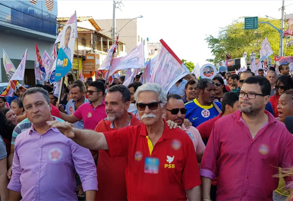 Eleições 2018: Rui Costa realizou caminhada de campanha em Brumado na sexta (14)