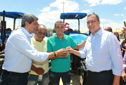 Covernador Rui Costa inaugura instalações de hospital e entrega obras em Vitória da Conquista