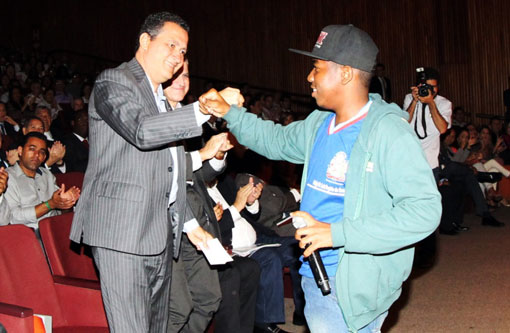 Bahia: Governador anuncia nove mil vagas de estágio para jovens baianos