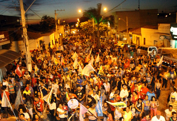 Rui Costa (PT) visita Aracatu acompanhado de comitiva 