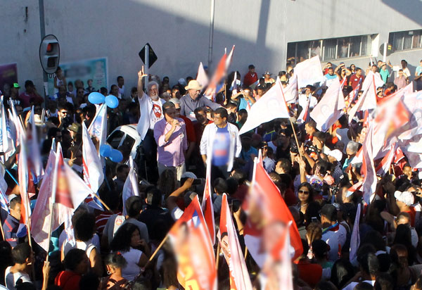 'Se o juiz fez política, o povo vai fazer Justiça', diz Rui em Brumado