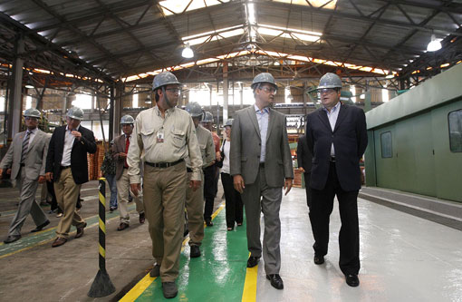 Governador inaugura máquina que aumentará em 60% produção de fios de cobre na Bahia