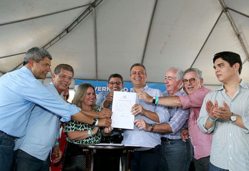 Em Iuiu, Rui inaugura sistema de abastecimento e autoriza recuperação de rodovia 