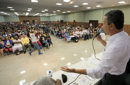 Eleições 2014: Rui Costa recebe apoio de professores