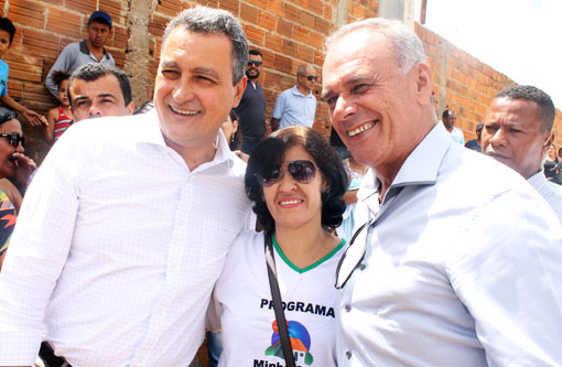 Rui Costa sai feliz de Brumado e agradece o apoio do prefeito Aguiberto e o apreço da população