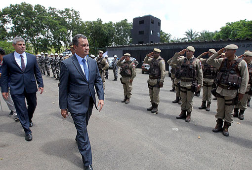 Em aniversário da PM, Rui anuncia modernização de promoções para policiais