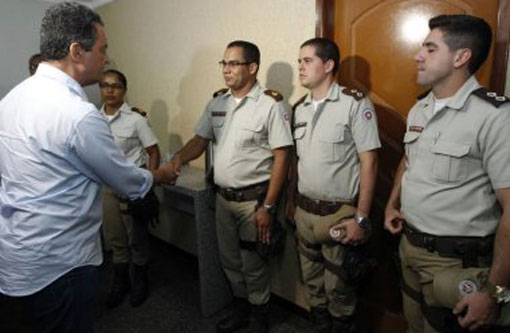 Bahia: Rui Costa anuncia concurso para soldado da PM para 2016