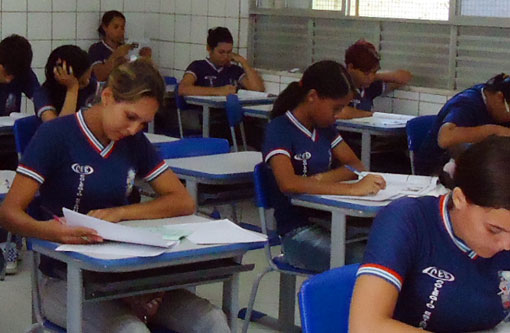 Sem acordo, estudantes poderão pagar parte da mensalidade fora do Fies