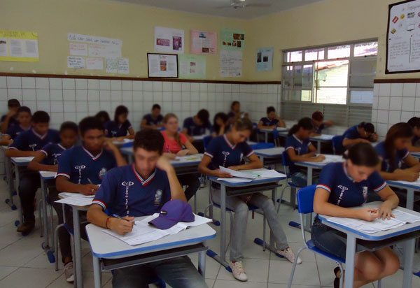 Escolas estaduais poderão abrigar cursos de graduação da Ufba