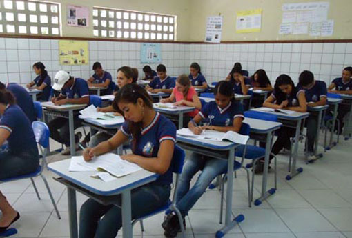 IBGE: educação dos pais é determinante na formação e no rendimento dos filhos