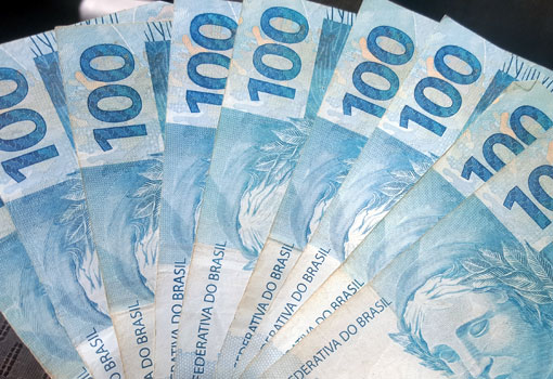 Salário mínimo poderá passar para  R$ 979 em  2018