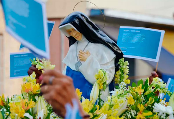 Feriado proposto para Santa Dulce será apenas dia de homenagem à religiosa