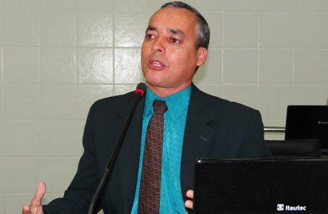 Brumado: Professores declaram que Santinho é 'inimigo da educação e dos professores'