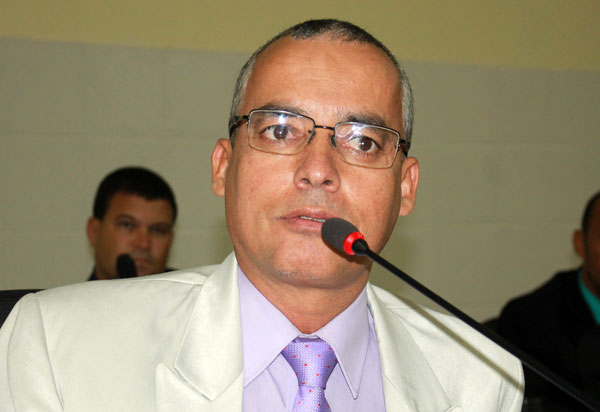 Brumado: vereador Santinho diz que 'há pessoas recebendo cestas básicas sem necessidade'