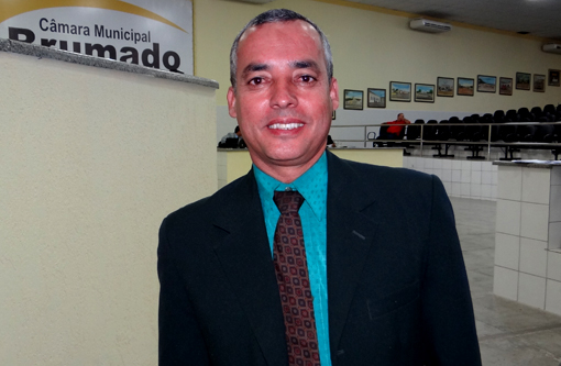 Brumado: Santinho desiste de concorrer à presidência da Câmara