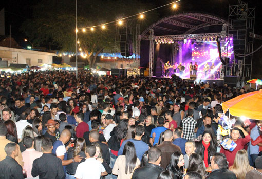 Aracatu: confira as fotos da 1ª noite do Arraiá do Gererê