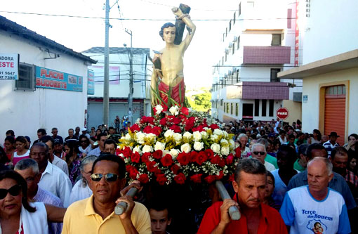 Brumado: Fiéis celebram São Sebastião