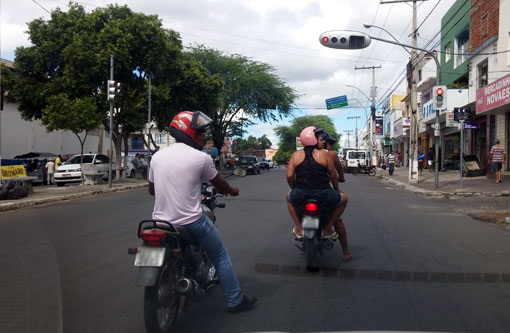 Política Brumadense: Vereador Zé Ribeiro questiona falta de pintura de faixas de pedestre