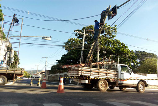 Brumado: SMTT inicia implantação de placas temporizadoras