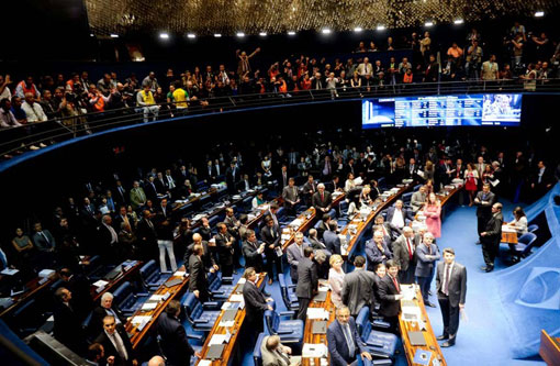 Senado aprova MP que muda regras de acesso ao seguro-desemprego e abono salarial