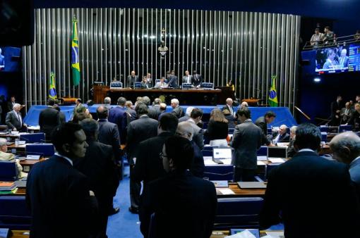 Senado aprova projeto que reduz desoneração e zera PIS/Cofins do diesel