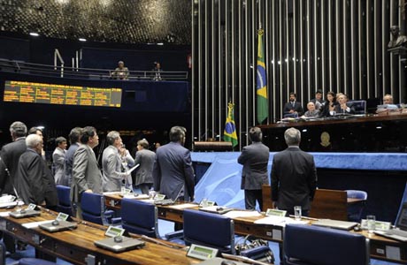 Senadores aprovam minirreforma de regras para eleições