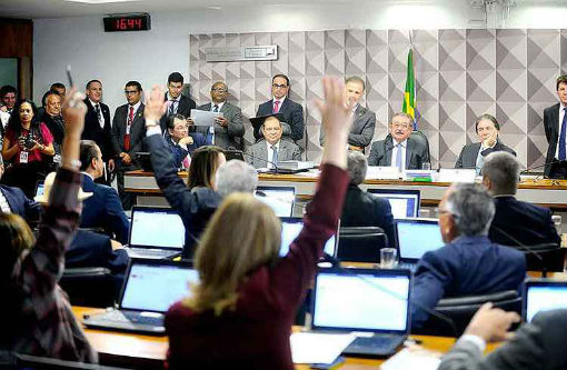 Duas propostas para fim do foro privilegiado estão prontas para votação