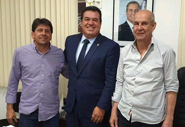 Deputado Marquinho Viana e prefeito Sérgio Maia cobram poços artesianos para Aracatu