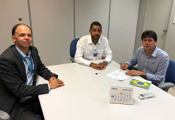 Aracatu: Sérgio Maia assinou o convênio para execução da obra de pavimentação no valor de R$ 400 mil