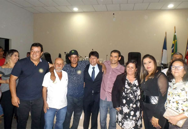 Em cerimônia no Legislativo, Sérgio Maia é reconduzido ao cargo de prefeito de Aracatu