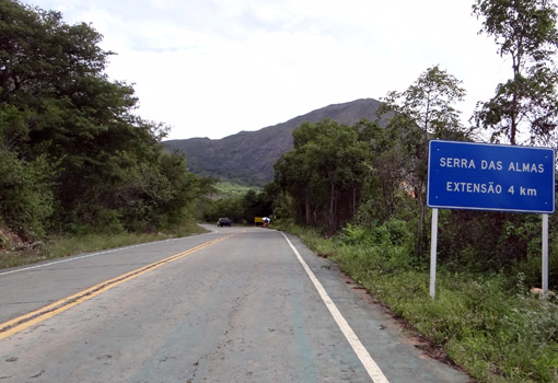 Carro de empresa brumadense é tomado de assalto na Serra das Almas, em Rio de Contas