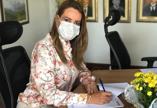 Prefeitura de Vitória da Conquista assina protocolo de intenções para aquisição de vacinas contra a Covid-19