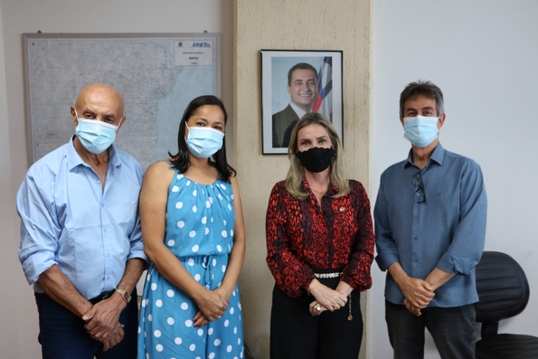 Deputada e prefeita reiteraram pedidos de pavimentação para Contendas do Sincorá