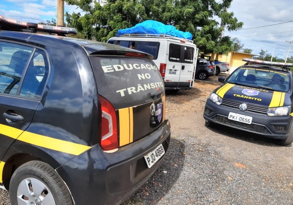  Brumado: veículo oriundo de Luiz Eduardo Magalhães é contido em barreira Vila Presidente Vargas