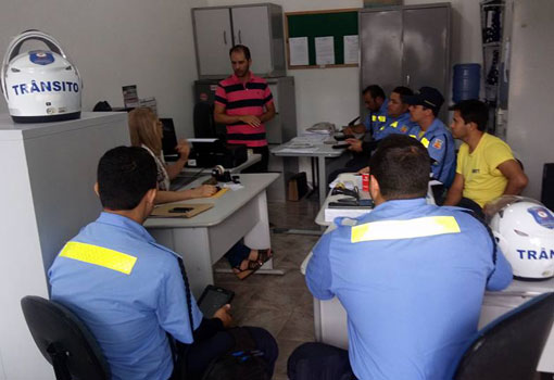 Brumado: agentes do SMTT recebem treinamento para utilização de  sistema eletrônico operacional de fiscalização e controle